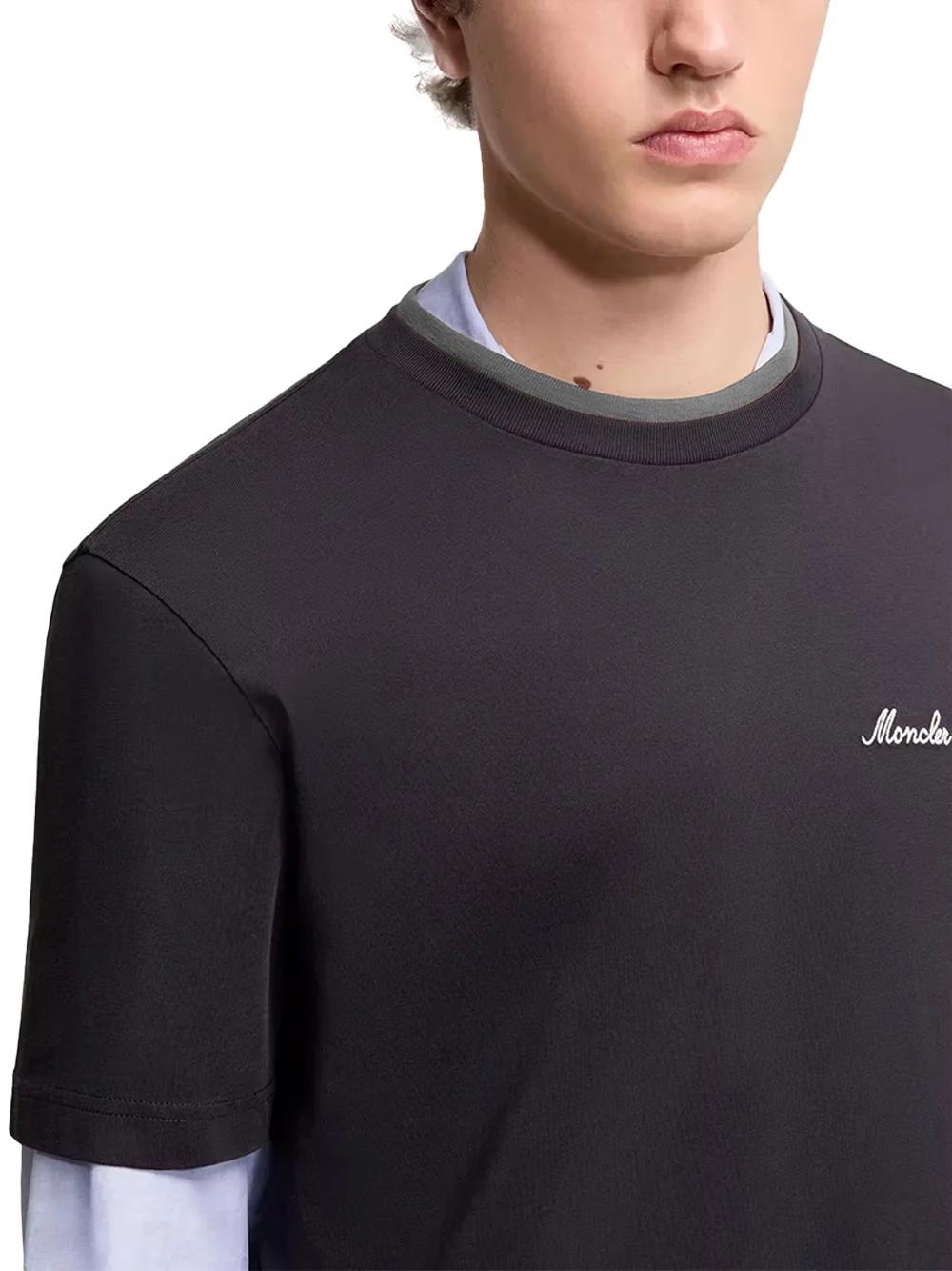 Moncler Men Embroidered Logo Cotton T-Shirt Black - Image 4